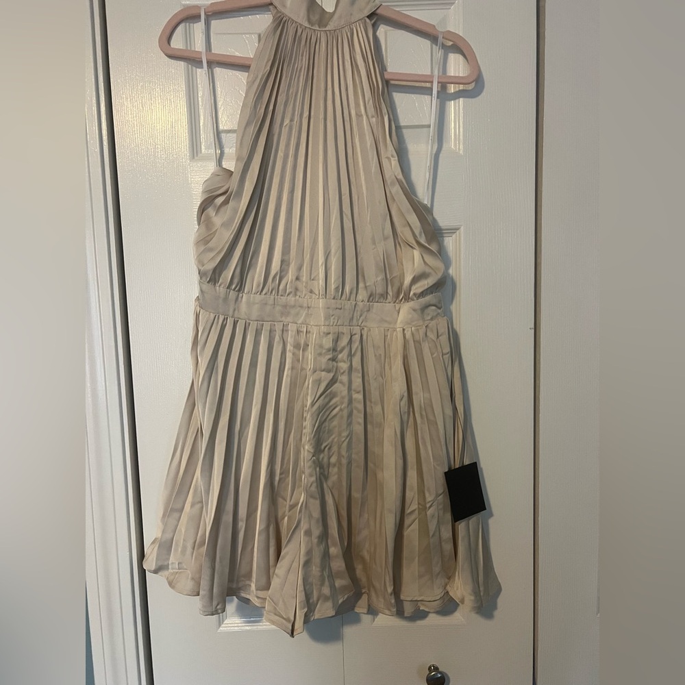 Lulu’s Cream Backless Romper - Picture 4 of 6